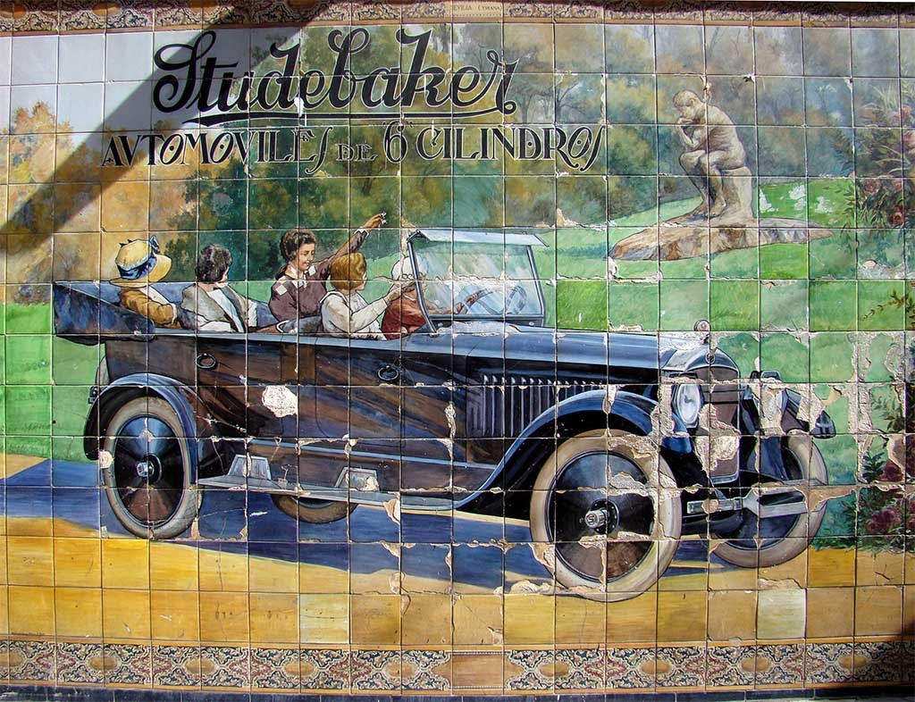El azulejo del Studebaker, de la Calle Tetuán