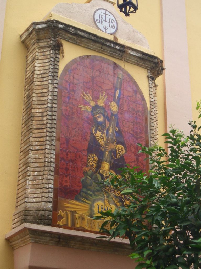 El azulejo del Cristo de las Tres Caídas, de la Parroquia de San Isidoro